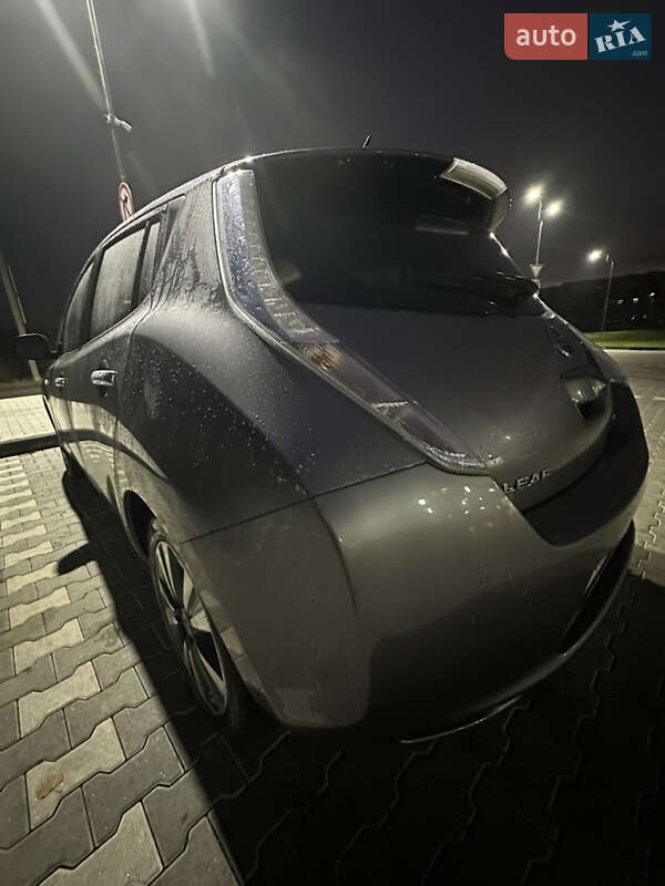 Хэтчбек Nissan Leaf 2013 в Владимире