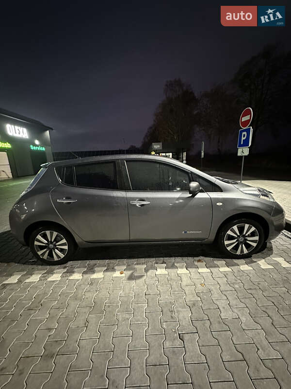 Хэтчбек Nissan Leaf 2013 в Владимире