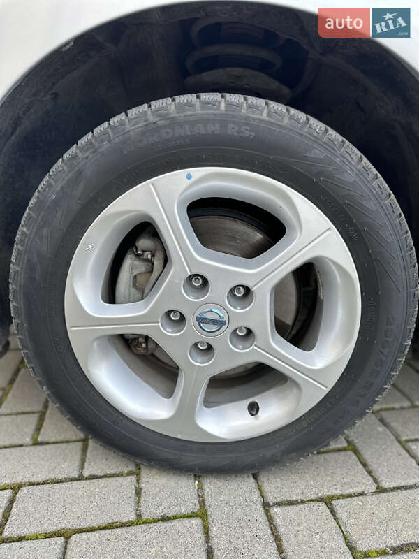 Хэтчбек Nissan Leaf 2012 в Золочеве фото 24 Хэтчбек Nissan Leaf 2012 в Золочеве