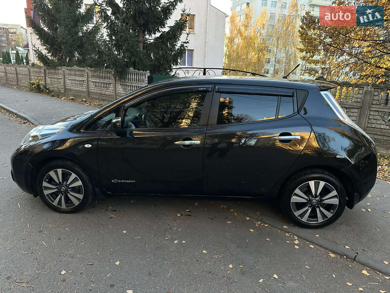 Хэтчбек Nissan Leaf 2015 в Хмельницком