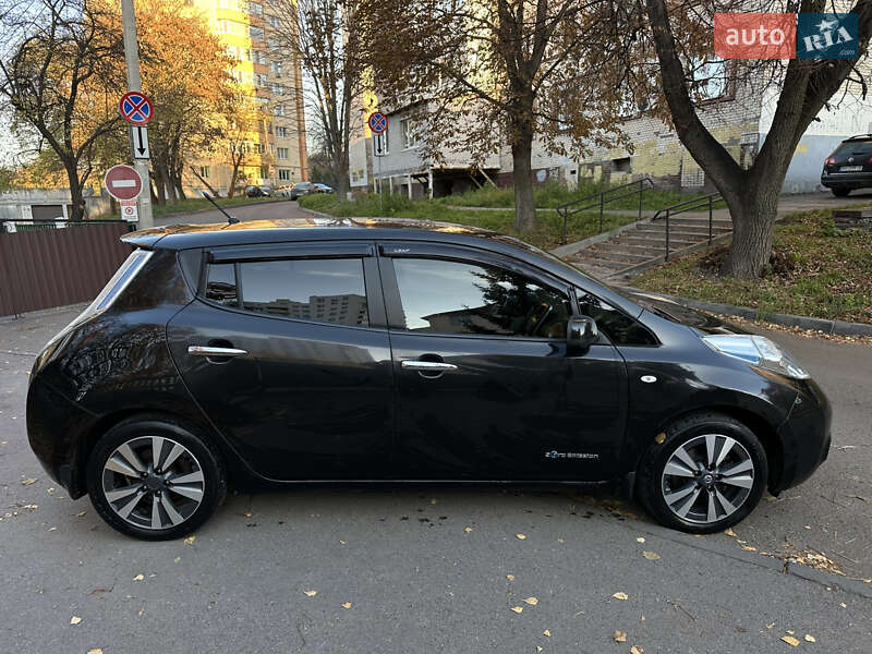 Хэтчбек Nissan Leaf 2015 в Хмельницком