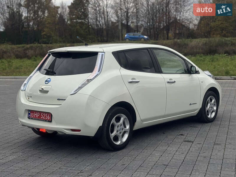 Хэтчбек Nissan Leaf 2013 в Львове