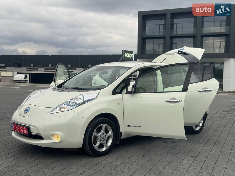 Хэтчбек Nissan Leaf 2013 в Львове