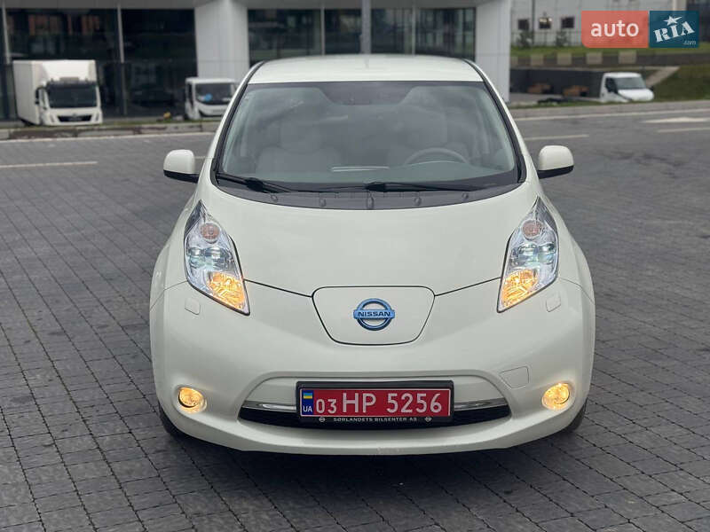 Хэтчбек Nissan Leaf 2013 в Львове
