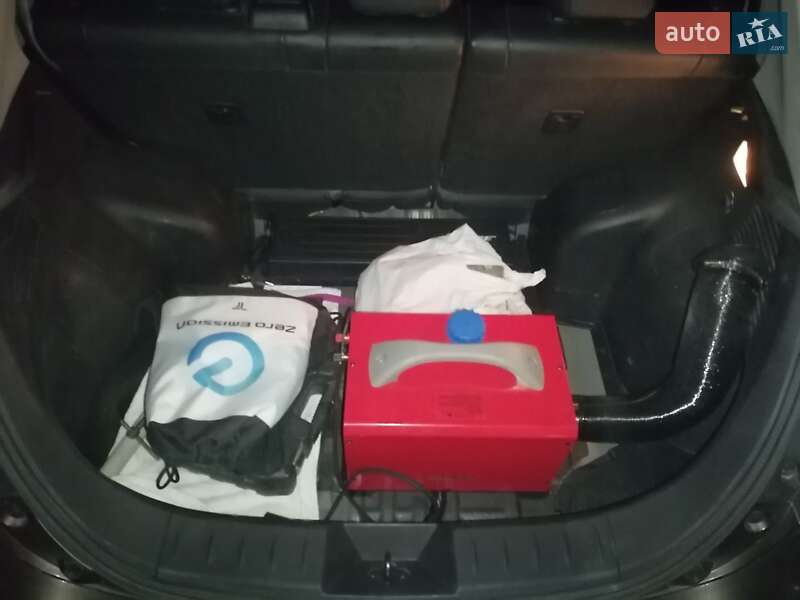 Хэтчбек Nissan Leaf 2016 в Полтаве