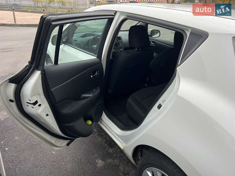 Хэтчбек Nissan Leaf 2015 в Киеве фото 5 Хэтчбек Nissan Leaf 2015 в Киеве
