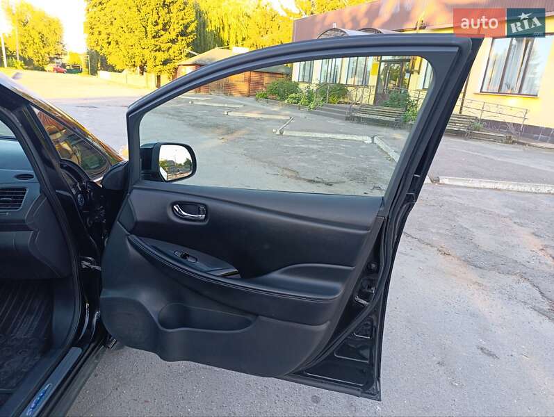 Хэтчбек Nissan Leaf 2013 в Любаре
