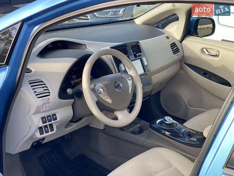 Хэтчбек Nissan Leaf 2011 в Луцке фото 45 Хэтчбек Nissan Leaf 2011 в Луцке