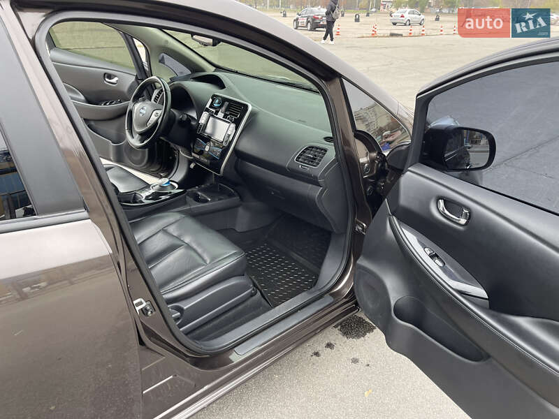 Хэтчбек Nissan Leaf 2015 в Харькове