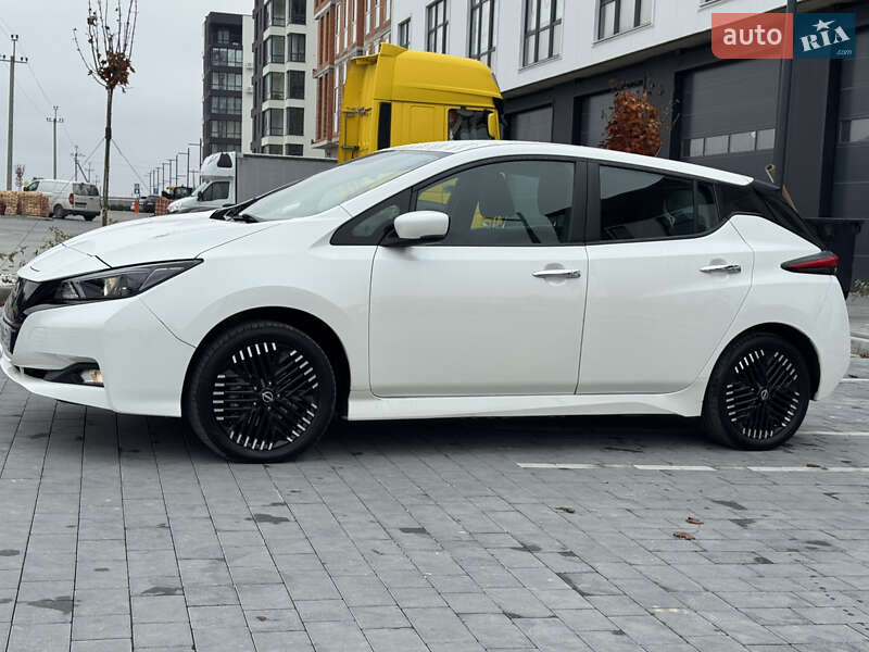 Хэтчбек Nissan Leaf 2022 в Львове