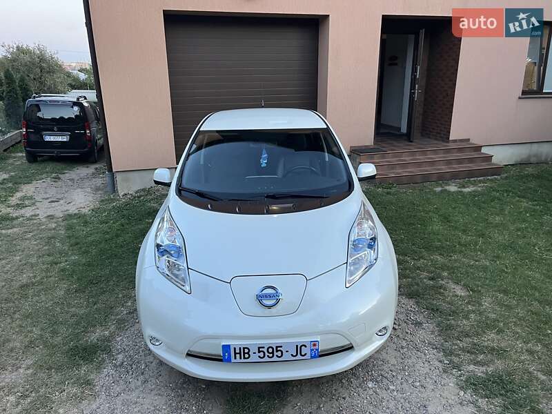 Хэтчбек Nissan Leaf 2017 в Черновцах