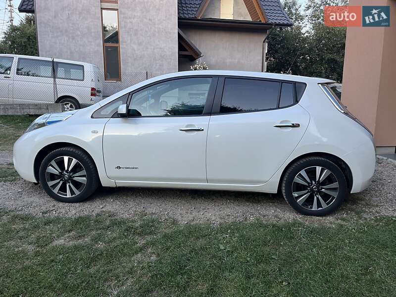 Хэтчбек Nissan Leaf 2017 в Черновцах