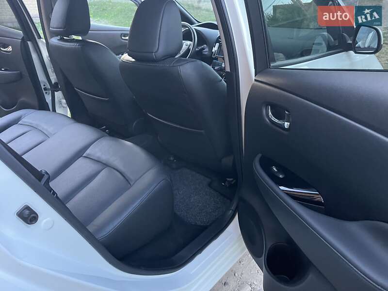 Хэтчбек Nissan Leaf 2017 в Черновцах