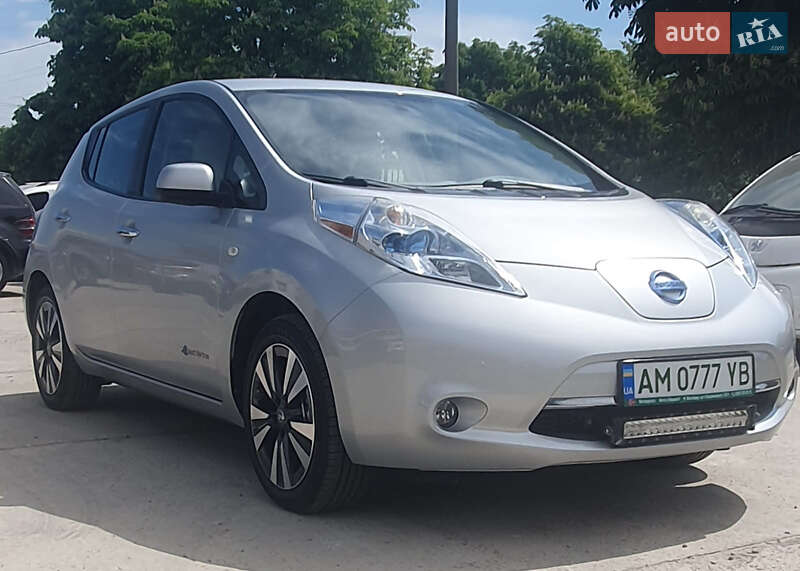 Хетчбек Nissan Leaf 2012 в Житомирі