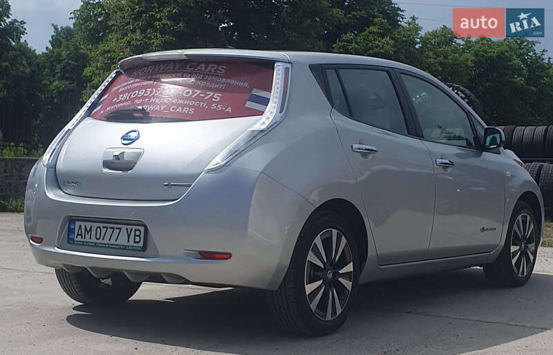 Хетчбек Nissan Leaf 2012 в Житомирі