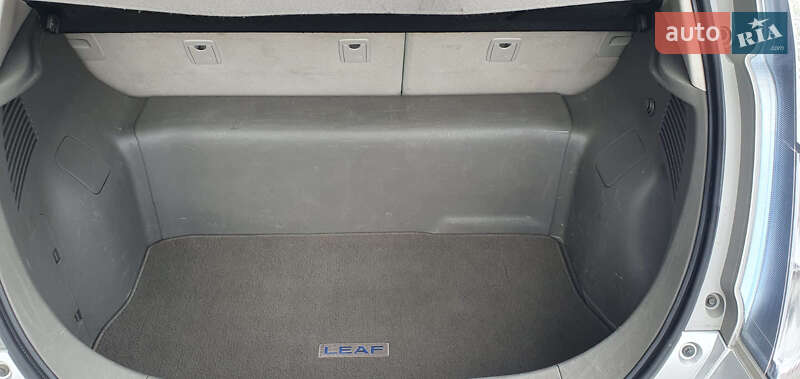 Хетчбек Nissan Leaf 2012 в Житомирі