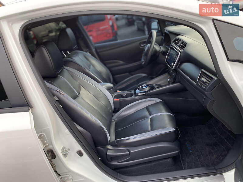 Хэтчбек Nissan Leaf 2023 в Луцке