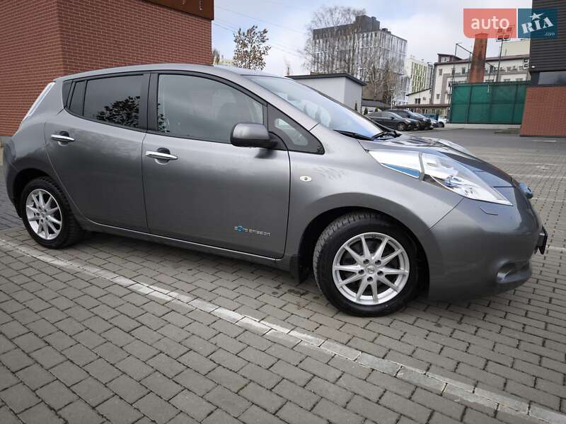 Хэтчбек Nissan Leaf 2016 в Львове