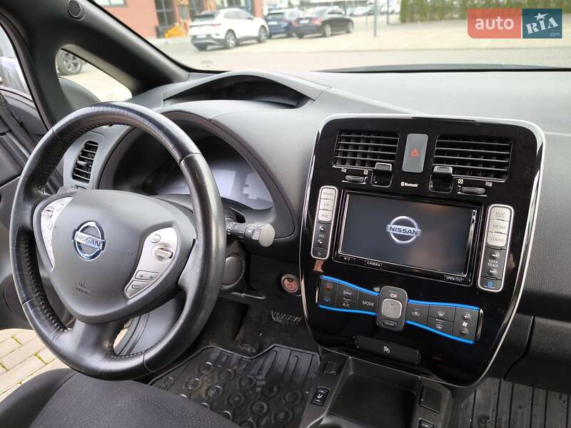 Хэтчбек Nissan Leaf 2016 в Львове