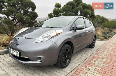 Хетчбек Nissan Leaf 2014 в Чернівцях