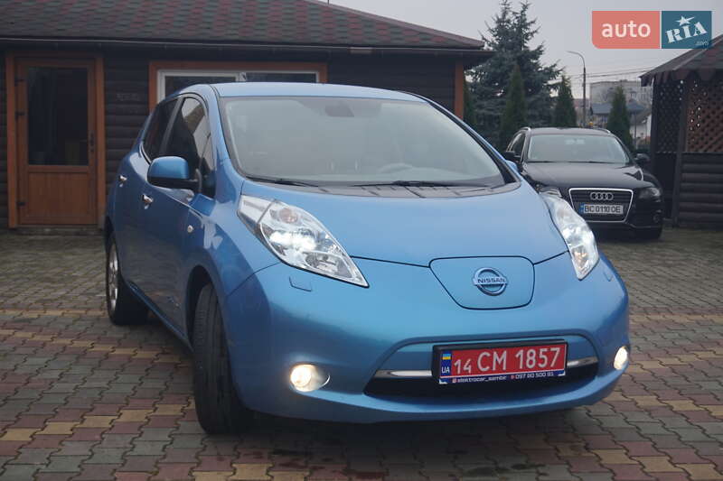 Хэтчбек Nissan Leaf 2011 в Самборе