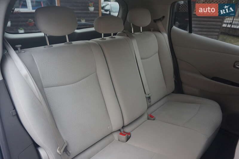 Хэтчбек Nissan Leaf 2011 в Самборе