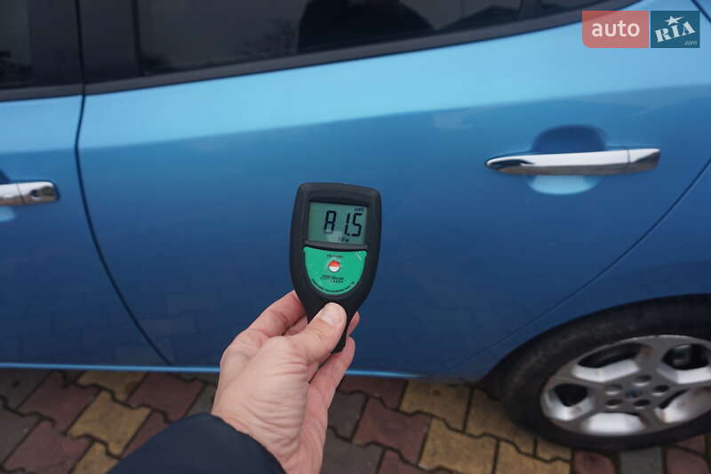 Хэтчбек Nissan Leaf 2011 в Самборе