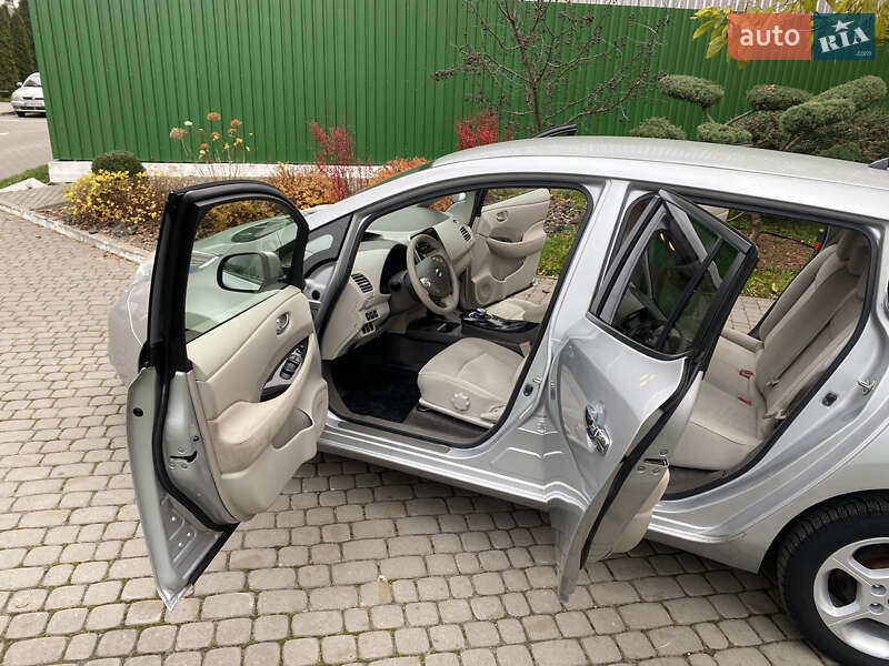 Хетчбек Nissan Leaf 2012 в Луцьку