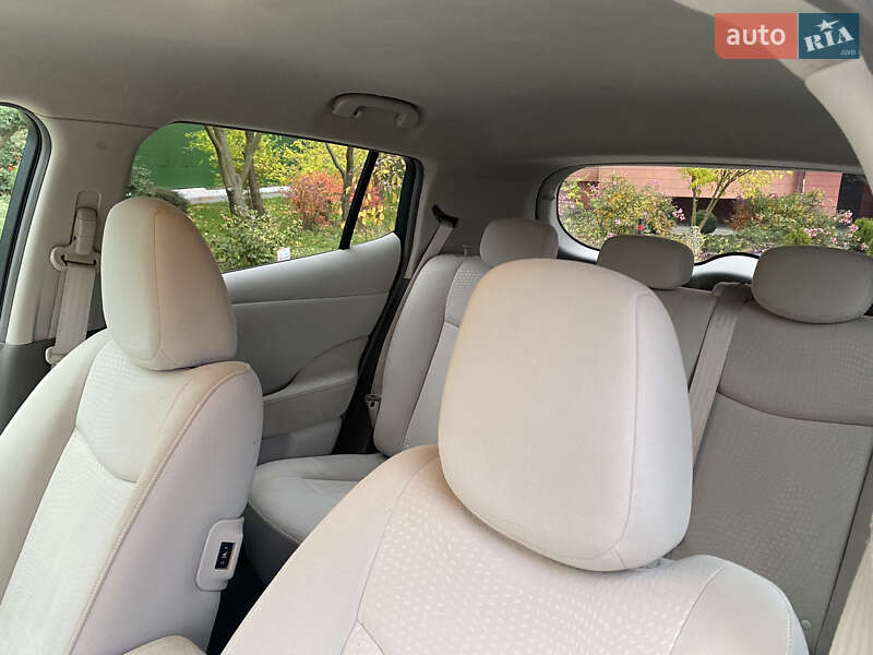 Хетчбек Nissan Leaf 2012 в Луцьку
