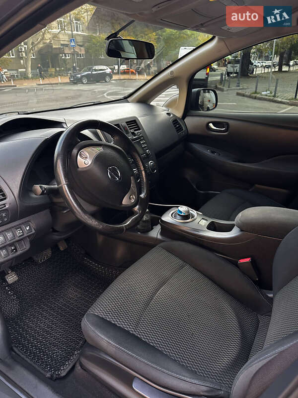 Хэтчбек Nissan Leaf 2015 в Одессе