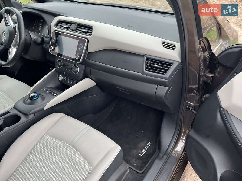 Хэтчбек Nissan Leaf 2021 в Бродах фото 93 Хэтчбек Nissan Leaf 2021 в Бродах