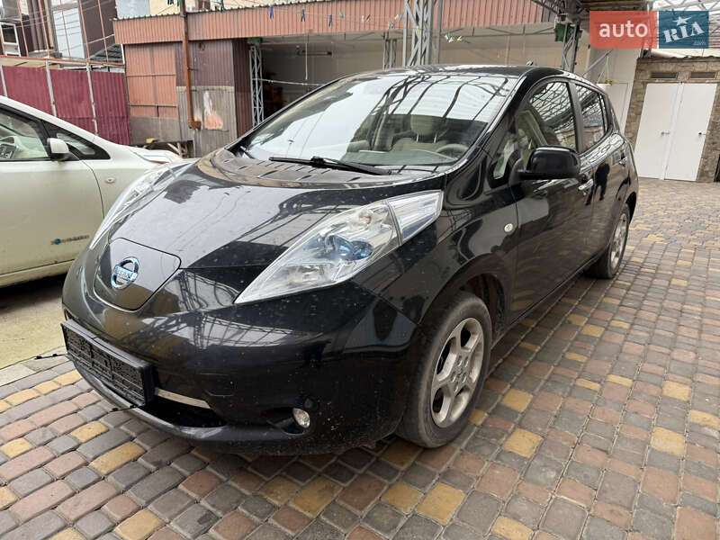 Хэтчбек Nissan Leaf 2012 в Умани