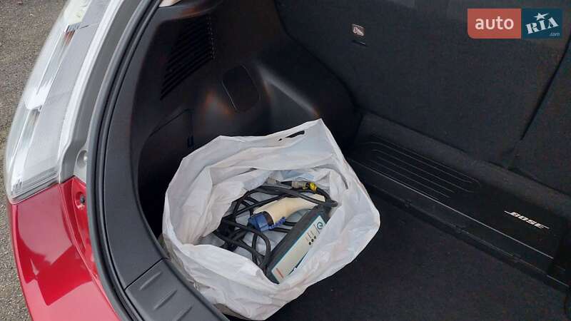 Хэтчбек Nissan Leaf 2016 в Фастове