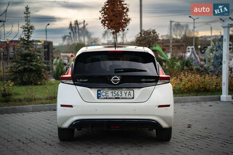 Хэтчбек Nissan Leaf 2018 в Черновцах