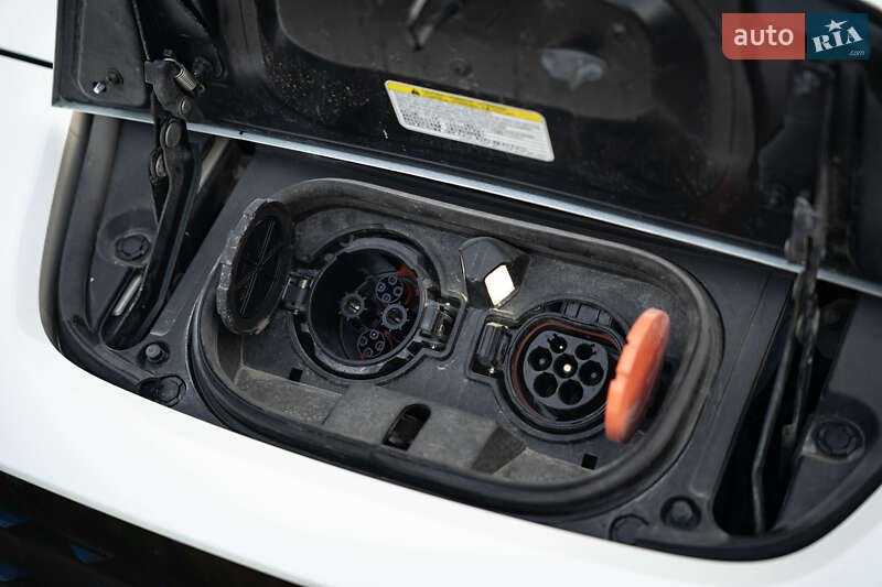 Хэтчбек Nissan Leaf 2018 в Черновцах