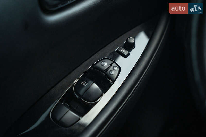 Хэтчбек Nissan Leaf 2018 в Черновцах