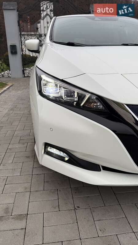 Хэтчбек Nissan Leaf 2020 в Долине