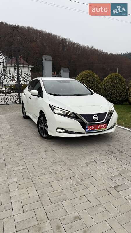 Хэтчбек Nissan Leaf 2020 в Долине