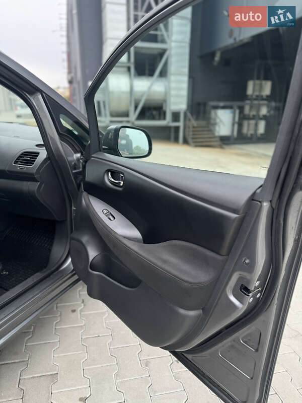 Хэтчбек Nissan Leaf 2015 в Калуше фото 26 Хэтчбек Nissan Leaf 2015 в Калуше