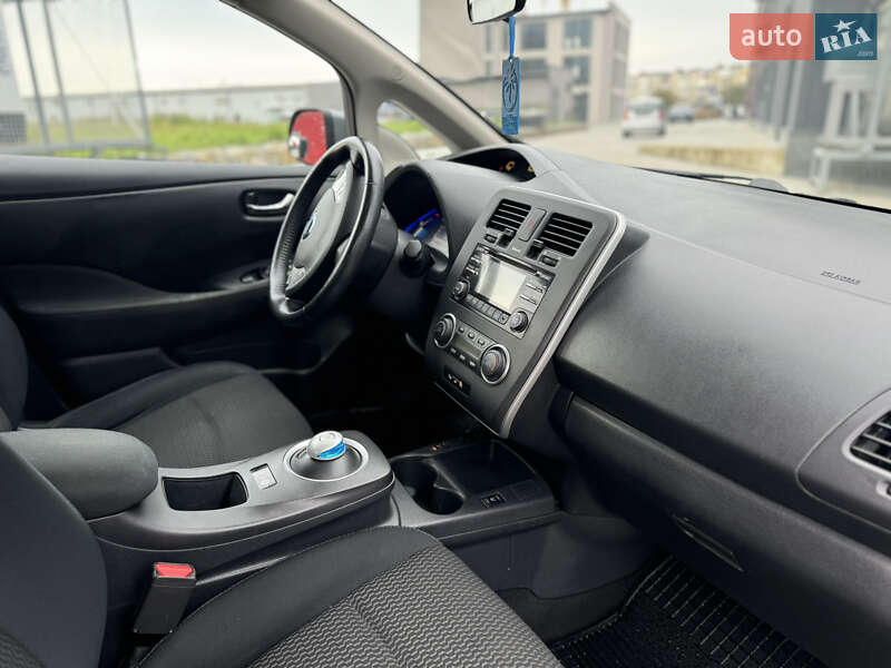 Хэтчбек Nissan Leaf 2015 в Калуше фото 27 Хэтчбек Nissan Leaf 2015 в Калуше