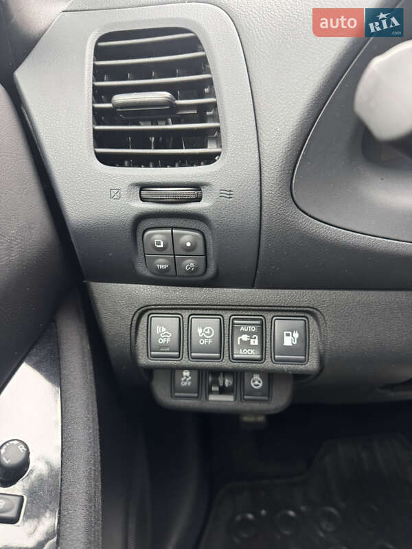 Хэтчбек Nissan Leaf 2014 в Львове фото 13 Хэтчбек Nissan Leaf 2014 в Львове