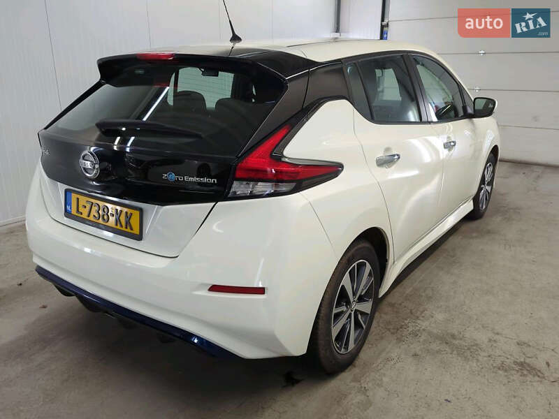 Хэтчбек Nissan Leaf 2021 в Староконстантинове