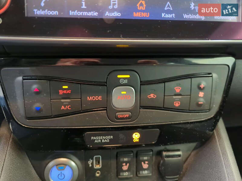 Хэтчбек Nissan Leaf 2021 в Староконстантинове