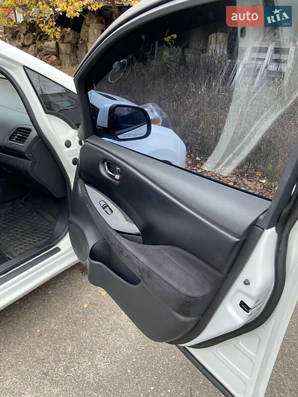 Хэтчбек Nissan Leaf 2014 в Харькове