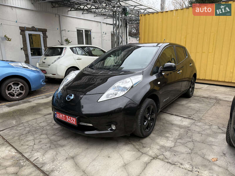 Хетчбек Nissan Leaf 2014 в Умані