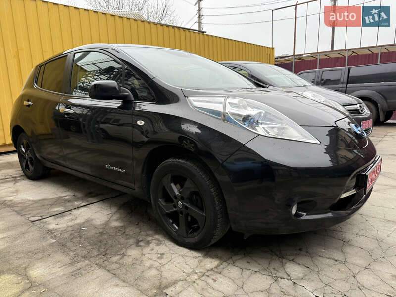 Хетчбек Nissan Leaf 2014 в Умані
