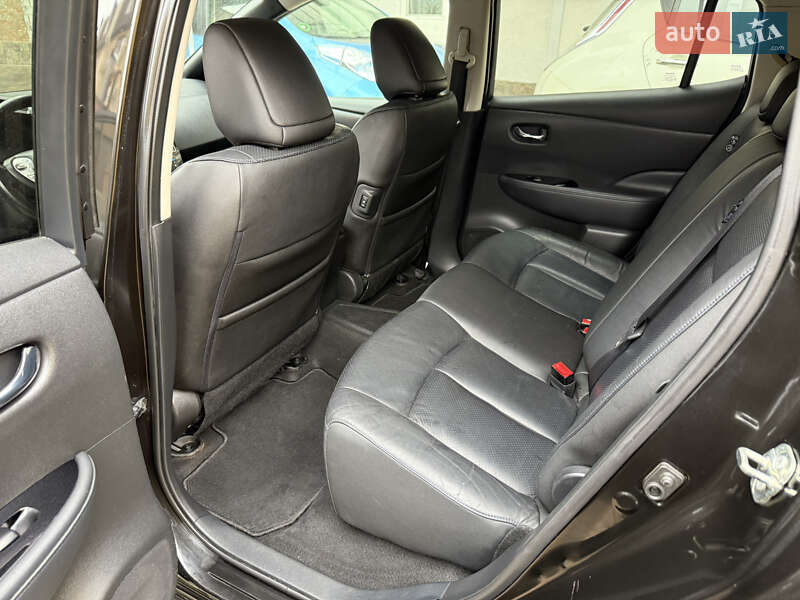 Хетчбек Nissan Leaf 2014 в Умані