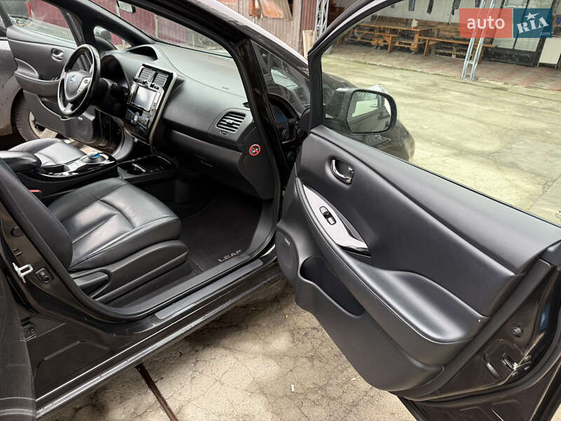 Хетчбек Nissan Leaf 2014 в Умані