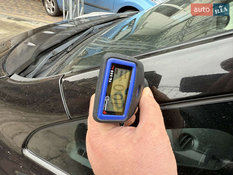 Хетчбек Nissan Leaf 2014 в Умані