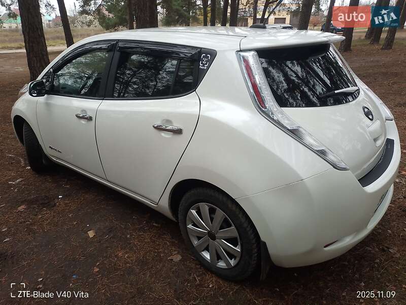 Хэтчбек Nissan Leaf 2013 в Сумах
